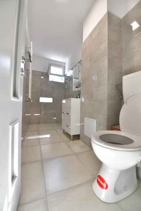 בוקרשט Luxury Studio / M Romancierilor מראה חיצוני תמונה